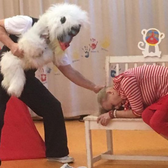 Kindertheater 'De barmhartige Baviaan'