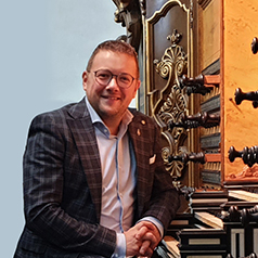 Minne Veldman op orgel  Grote kerk Maassluis