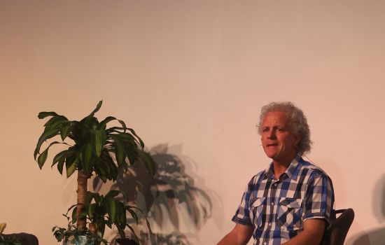 Leen Koster zend eerste aflevering ‘Onderweg met God’ uit