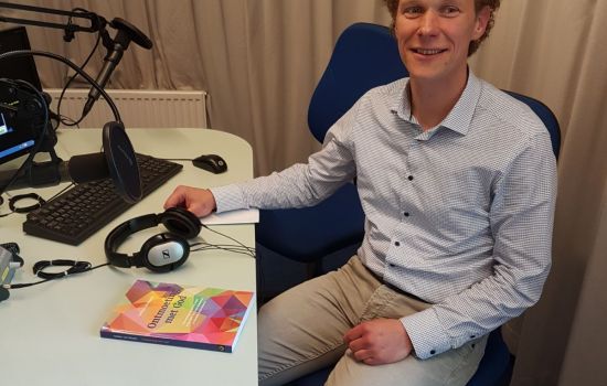 Ds. Gerben van Manen en ds. Nellie van Voornveld nemen afscheid.