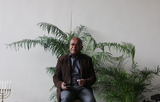 Joop Risamasu 25 voorganger VEG Effata