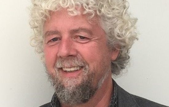 Ds. Hoekstra ‘de eeuwige kan niet zonder het ‘ja’ van de mens’