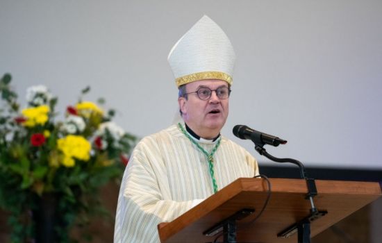 Bisschop Van den Hende: denkt u nog wel eens aan uw eigen doop?