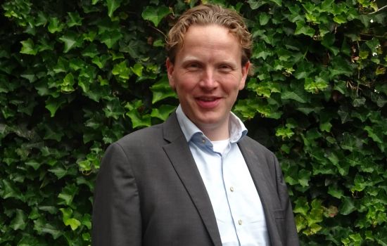 Ds. Stefan Honing 'Voor een gesloten deur?'