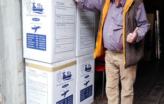 Leer- en hulpmiddelen voor ‘Louis Brailleschool’ onderweg naar Suriname