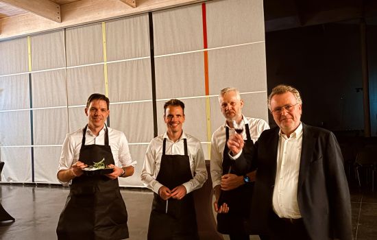 Kerstmaaltijd in De Lichtkring een traditie in wording ..