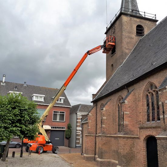 Onderhoud Dorpskerk in Capelle gestart