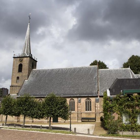 Beklim de toren van de Capelse Dorpskerk
