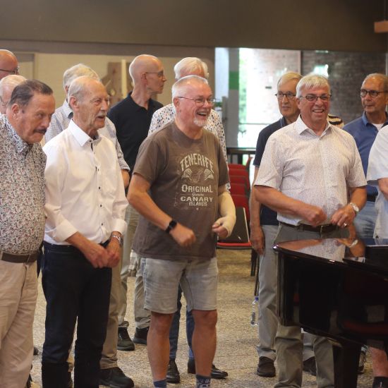 Foto 's Prins Alexanderkoor tijdens de repetitie voor het concert op 30 juni a.s. 13