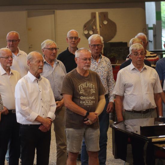 Foto 's Prins Alexanderkoor tijdens de repetitie voor het concert op 30 juni a.s. 15