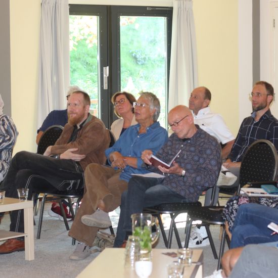 Boekpresentatie God alles in allen de foto 's 6